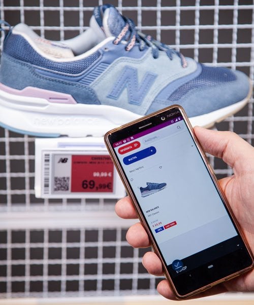 Dynamic pricing and interactive QR codes
